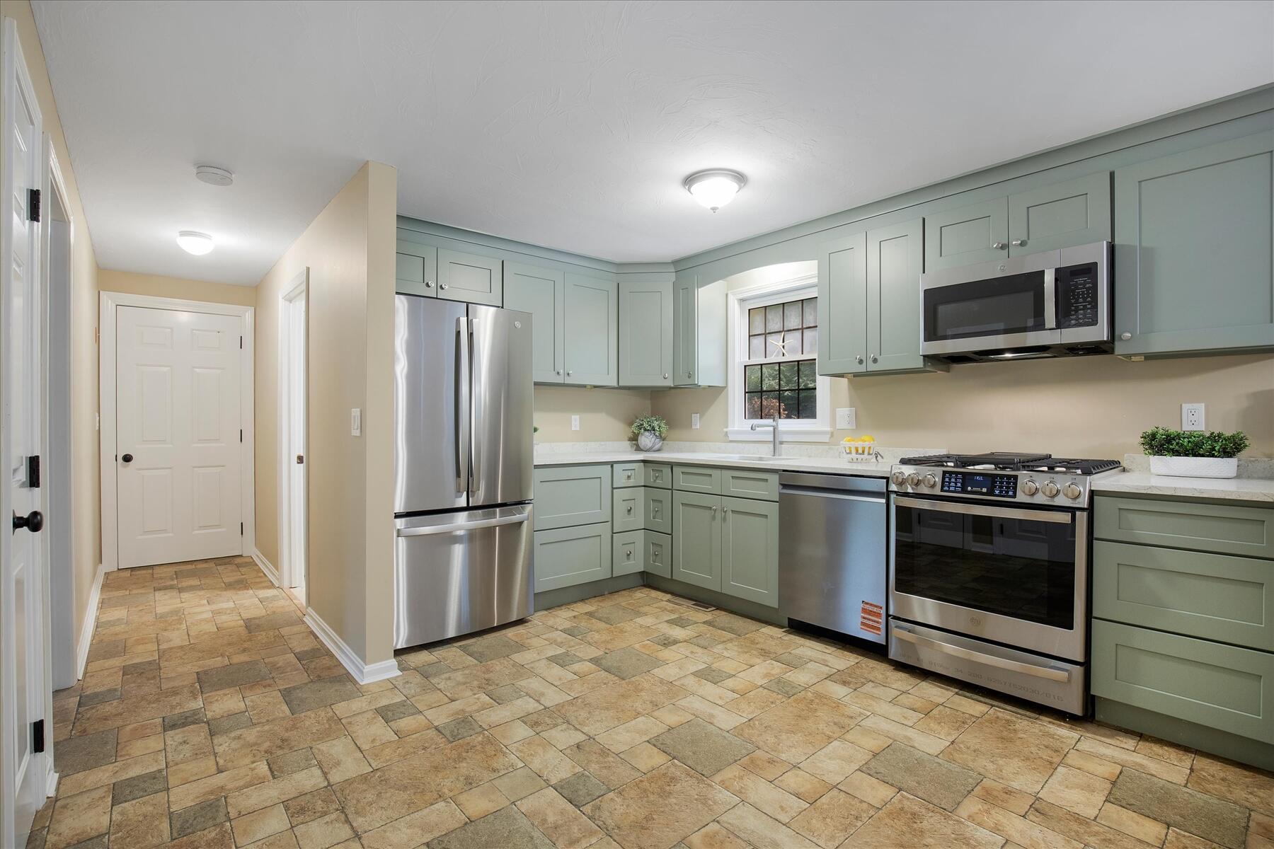 30 Currycomb Circle West Barnstable MA 02668