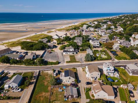 4 Spadoni Way Dennis MA 02638