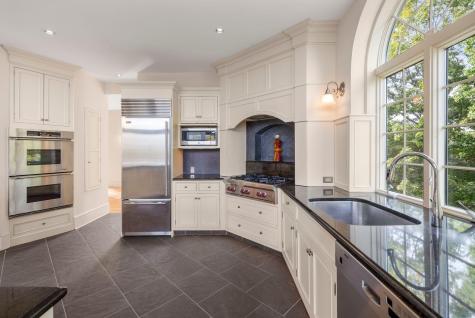 31 Monisa Kay Drive Plymouth MA 02360