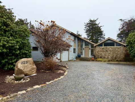 129 Colonial Way Falmouth MA 02540