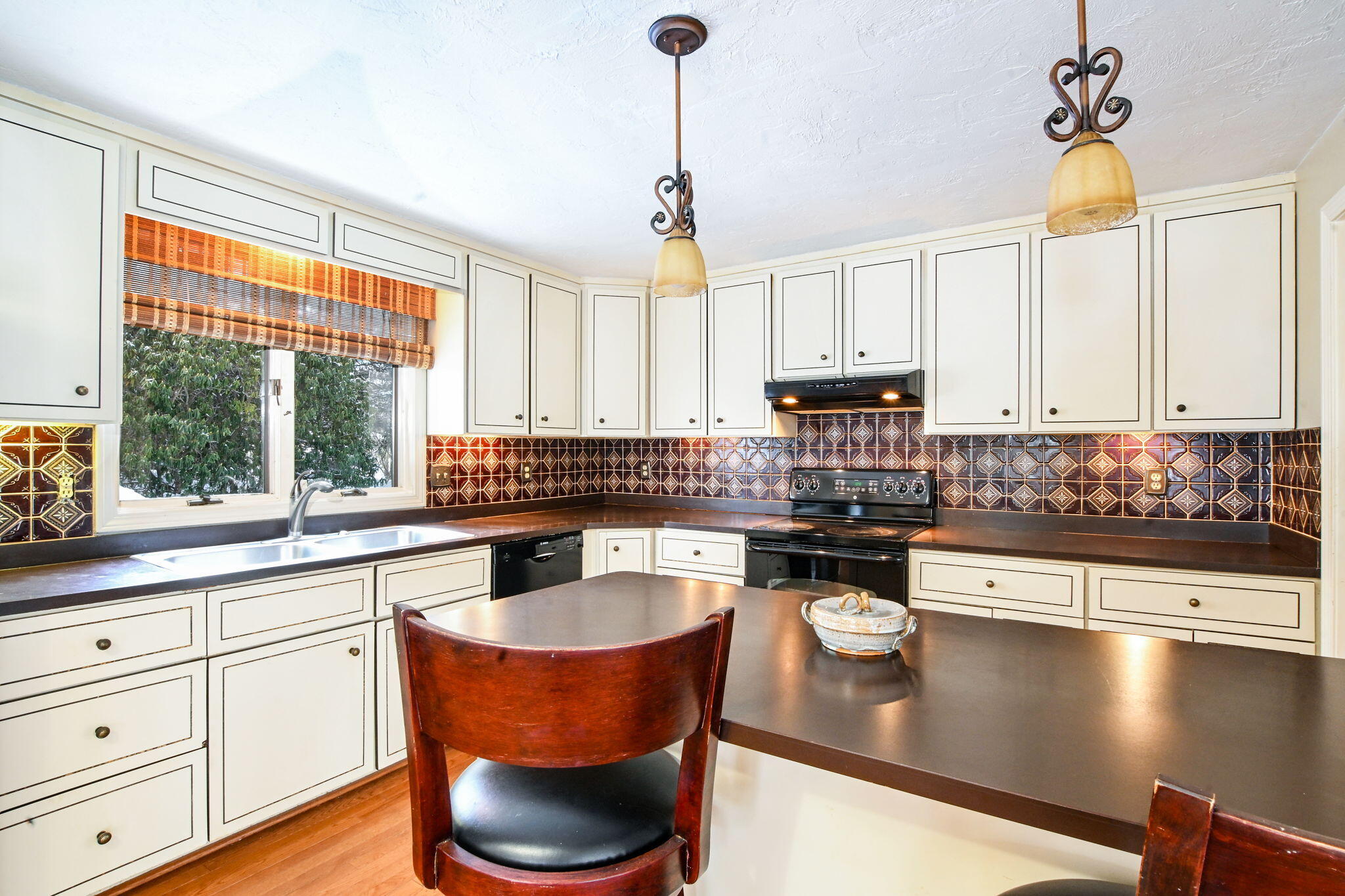 129 Colonial Way Falmouth MA 02540