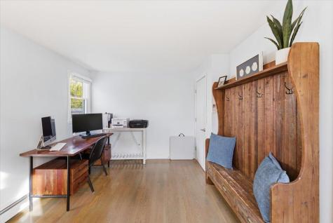 197 Monomoscoy Road Mashpee MA 02649