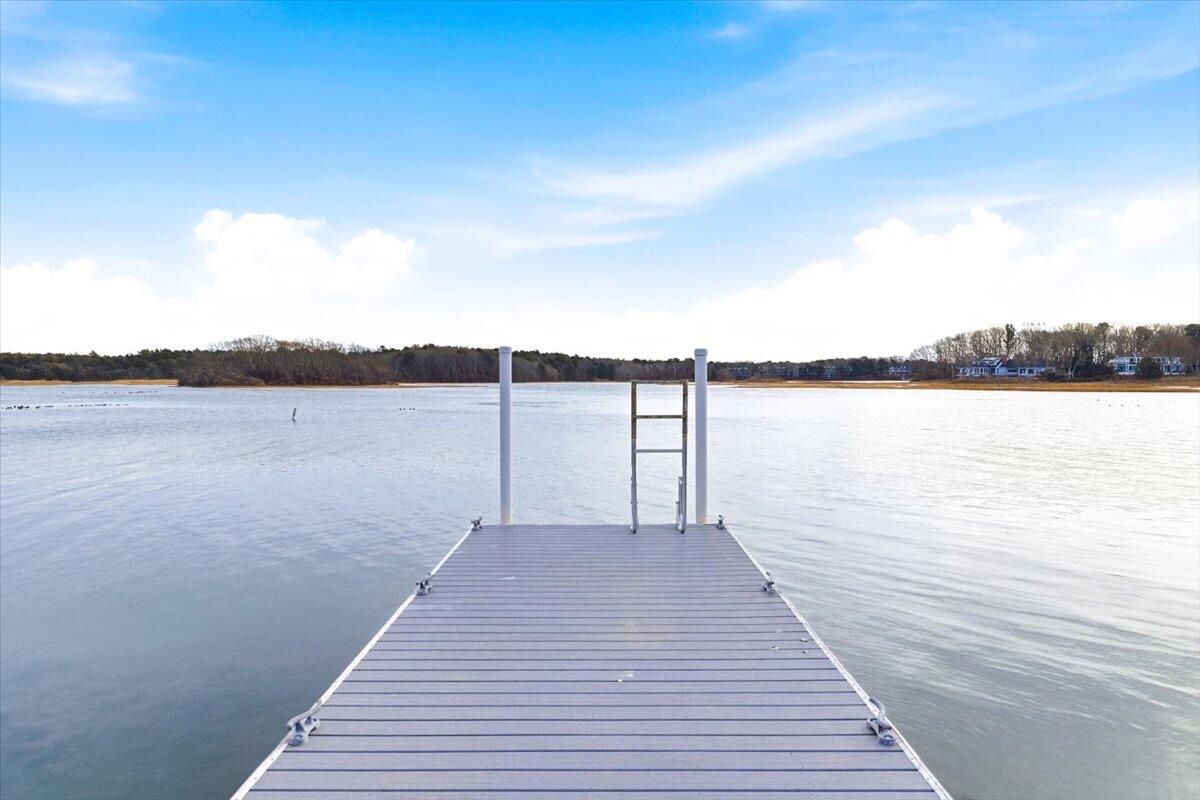 197 Monomoscoy Road Mashpee MA 02649