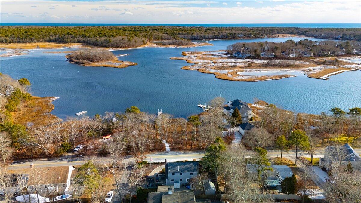 197 Monomoscoy Road Mashpee MA 02649