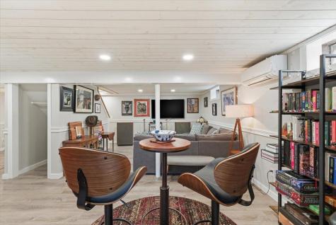 197 Monomoscoy Road Mashpee MA 02649