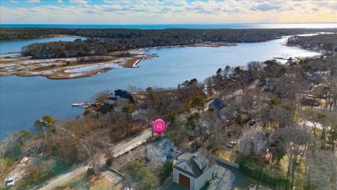 197 Monomoscoy Road Mashpee MA 02649