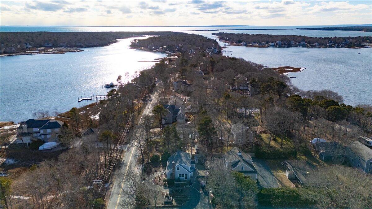 197 Monomoscoy Road Mashpee MA 02649