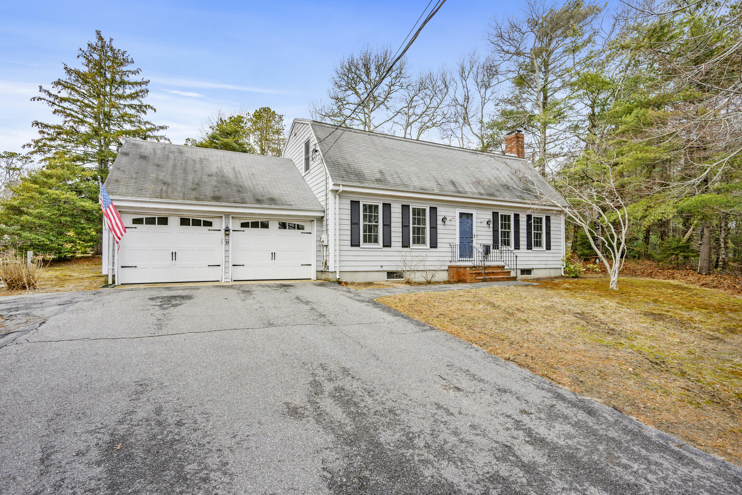 33 Head Of The Bay Road MA 02532