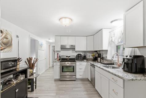762 W Yarmouth Road Yarmouth MA 02675