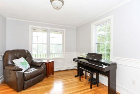 19 Maple Street Mashpee MA 02649