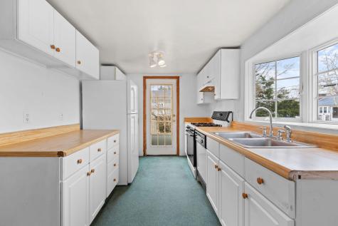 86 Seabrook Road Barnstable MA 02601