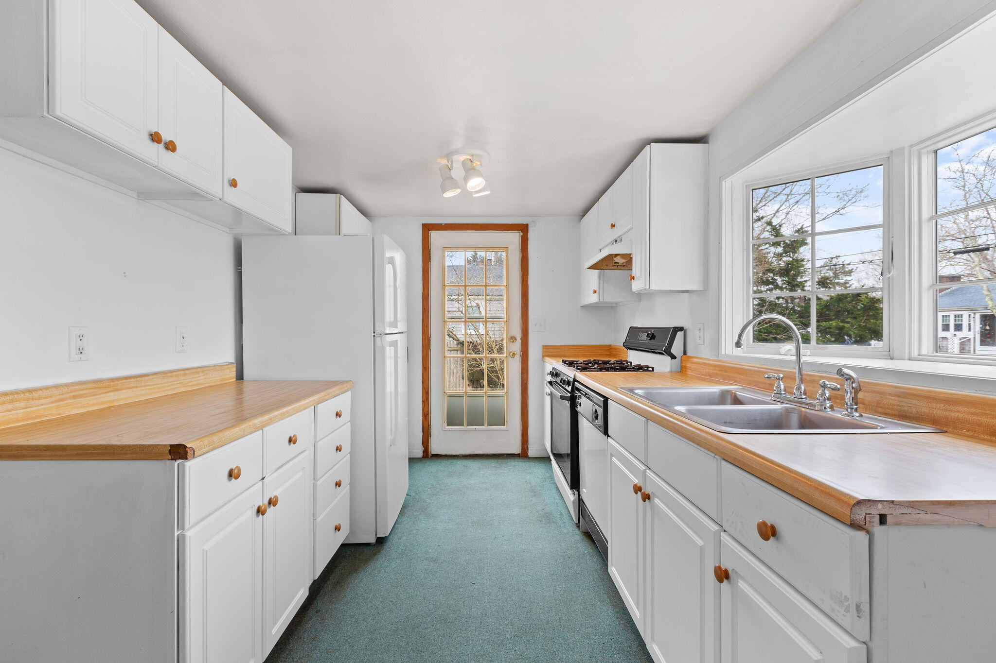 86 Seabrook Road Barnstable MA 02601