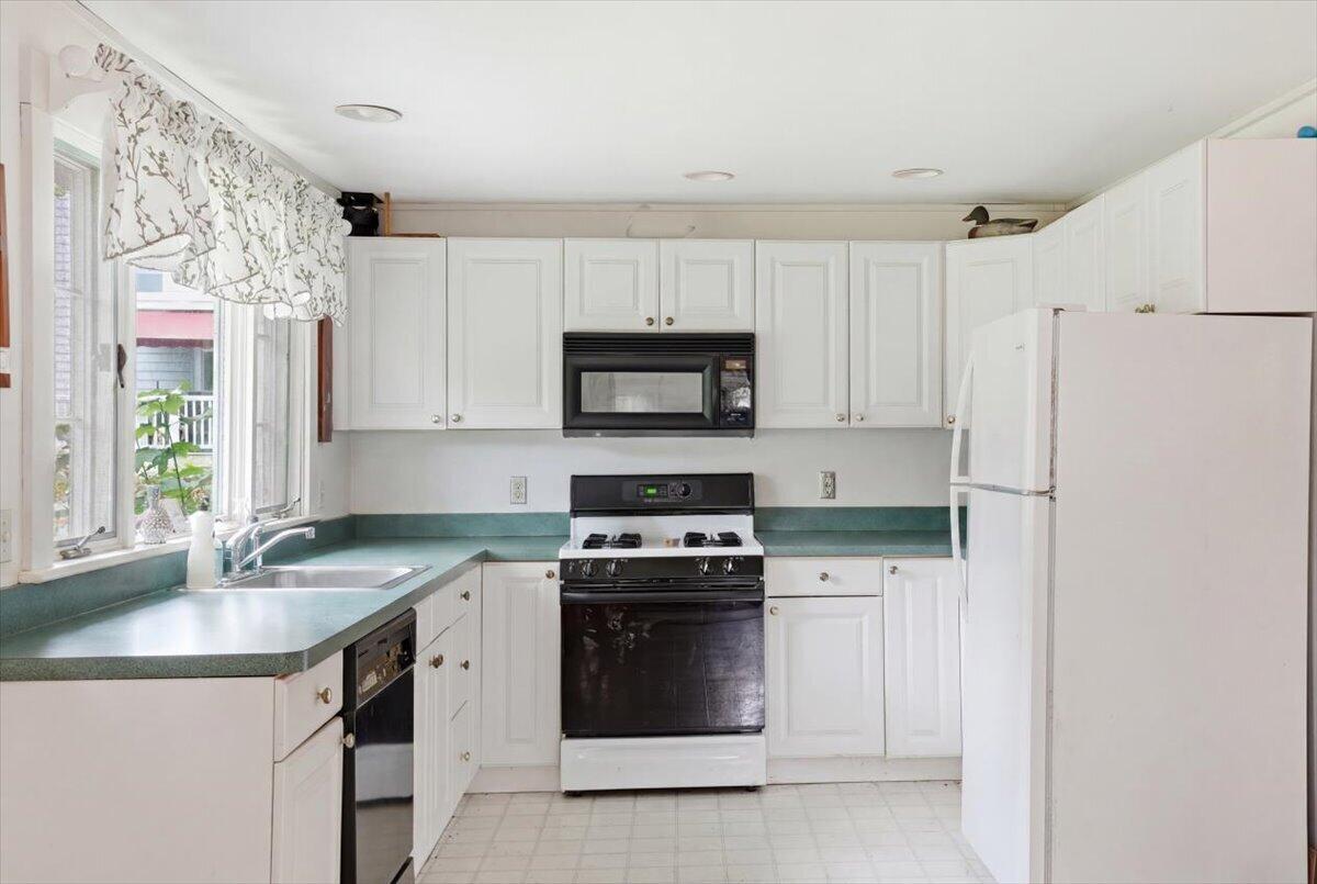 127 Pine Avenue Hyannis MA 02601