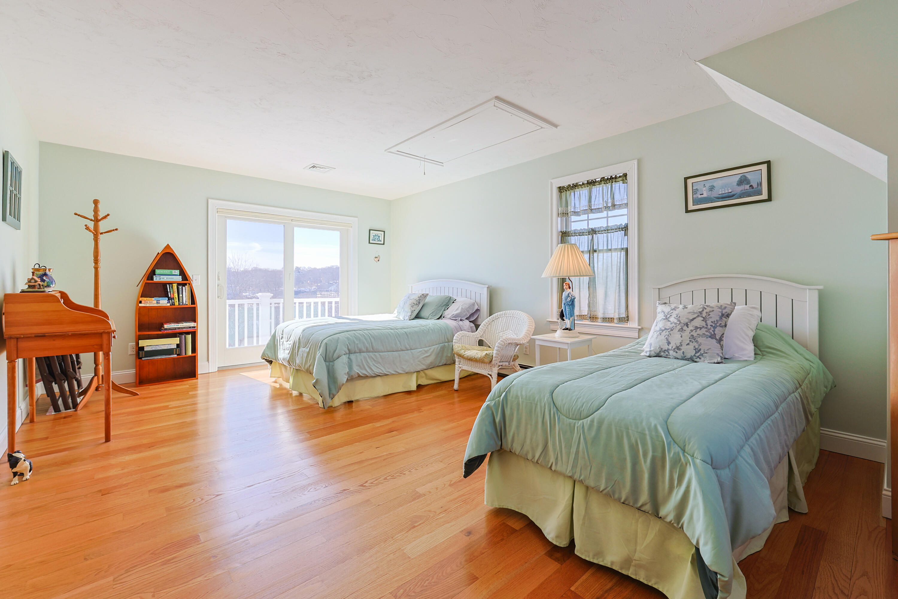 12 Burg Avenue MA 02563