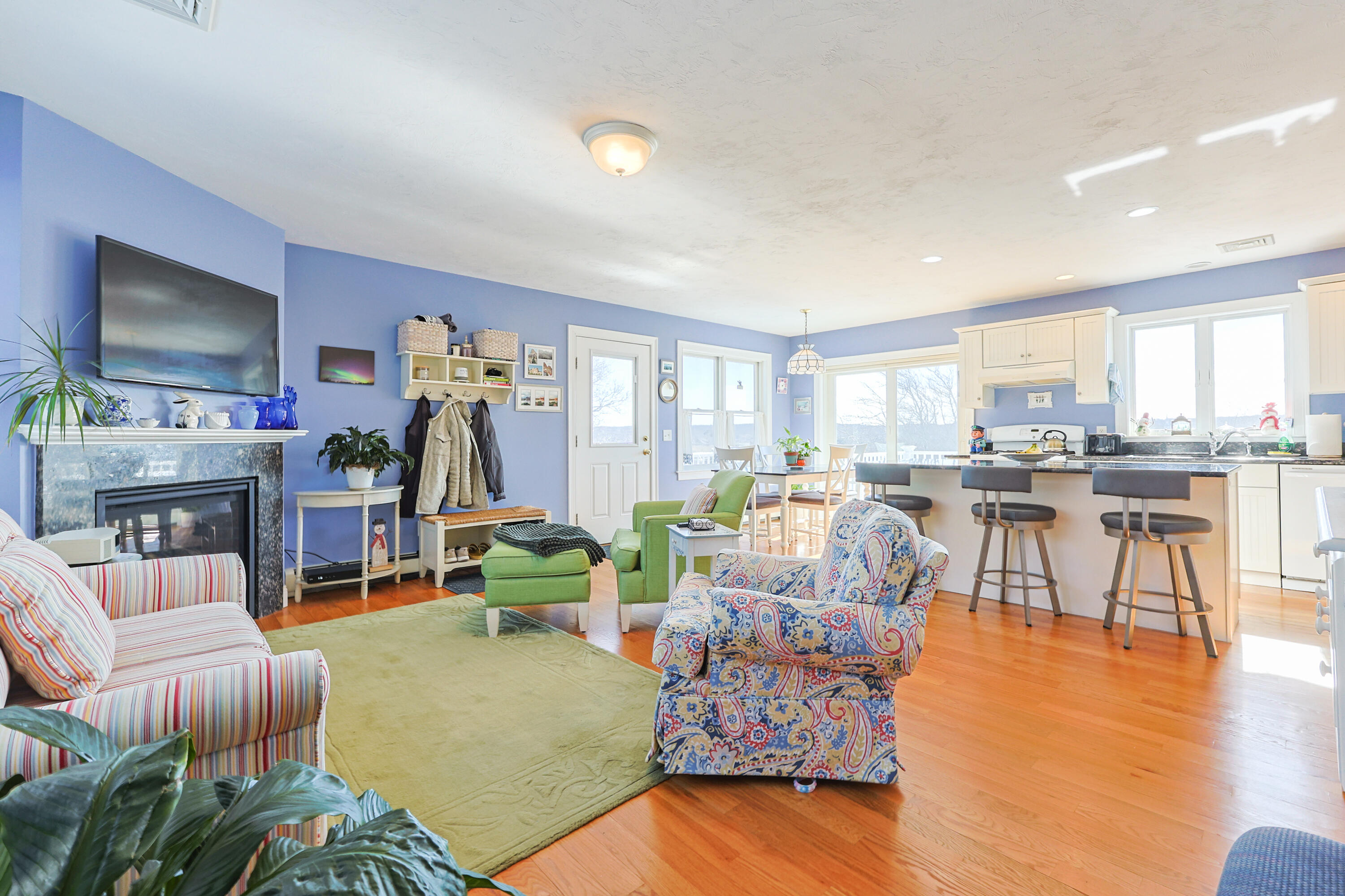 12 Burg Avenue MA 02563