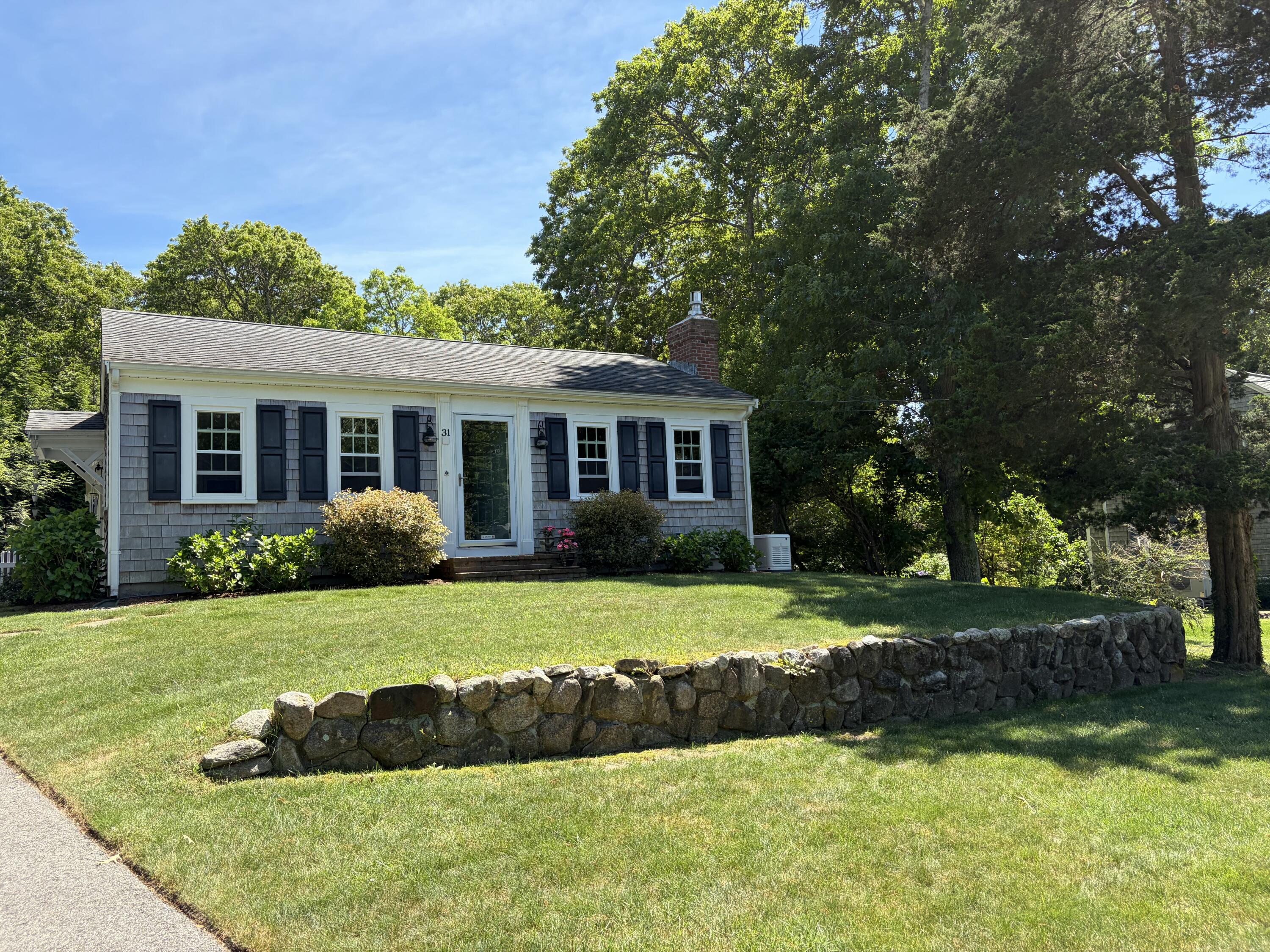 31 Garrison Road Falmouth MA 02540