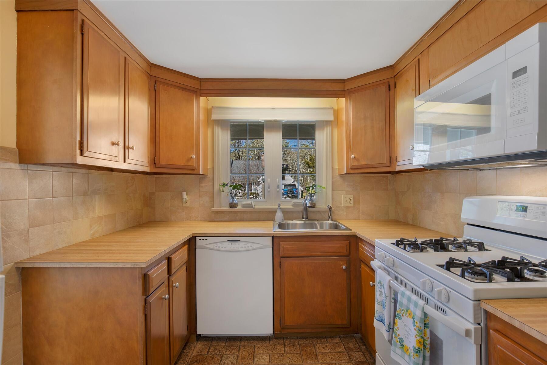 15 Quail Nest Run Harwich MA 02645
