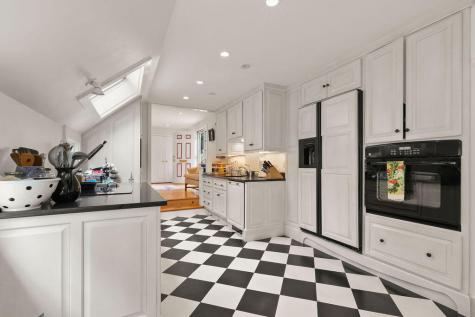 181 Pleasant Street Yarmouth MA 02664