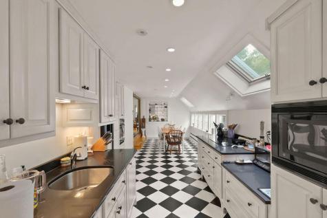 181 Pleasant Street Yarmouth MA 02664