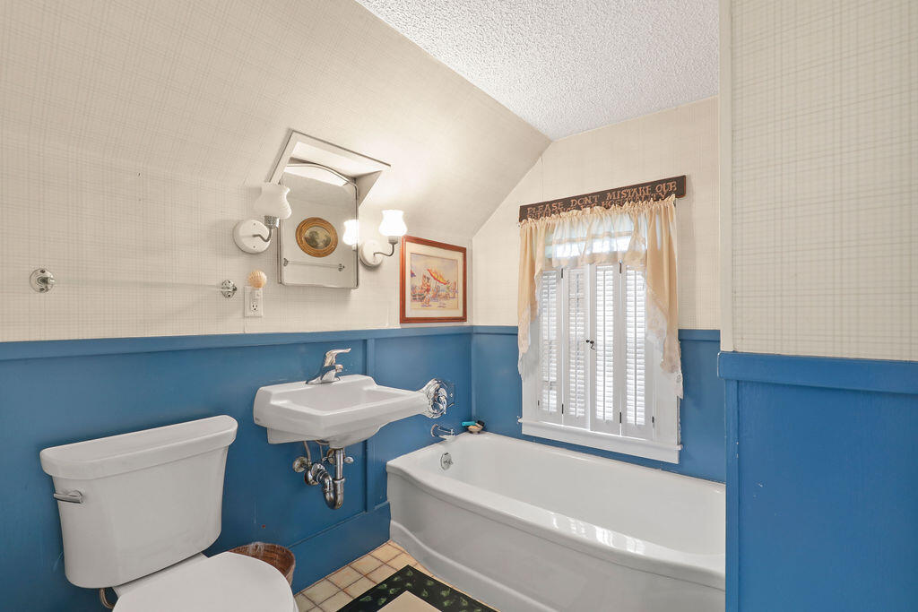 181 Pleasant Street Yarmouth MA 02664