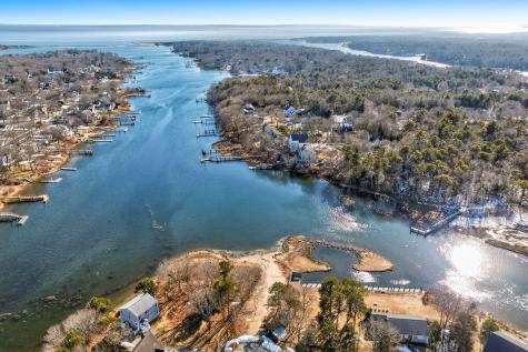 16 Carolyn Lane Falmouth MA 02536