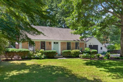 25 Chapaquoit Way East Sandwich MA 02537