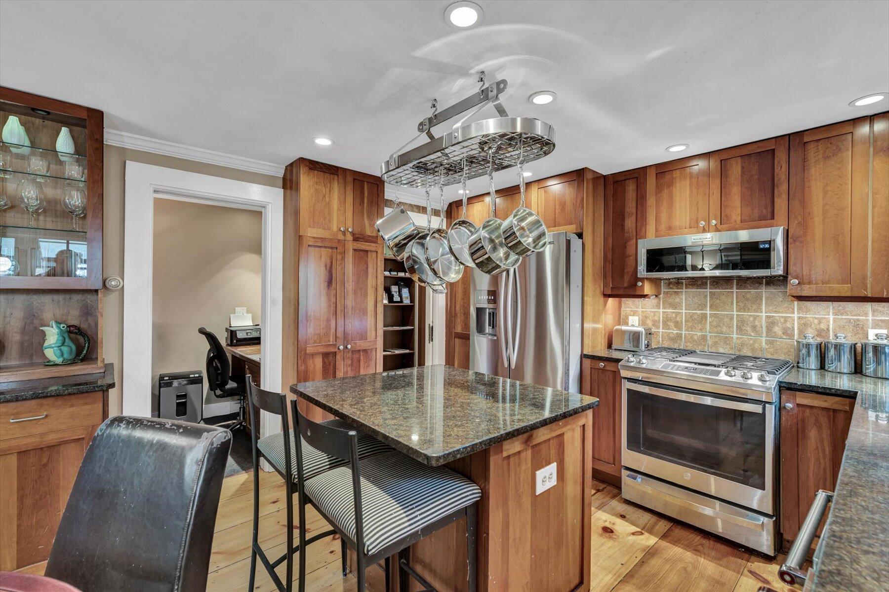 184 Bradford Street Provincetown MA 02657