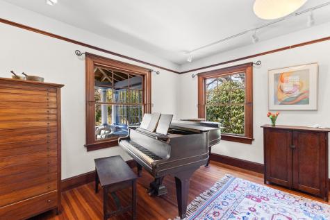 10 Quissett Avenue Falmouth MA 02543