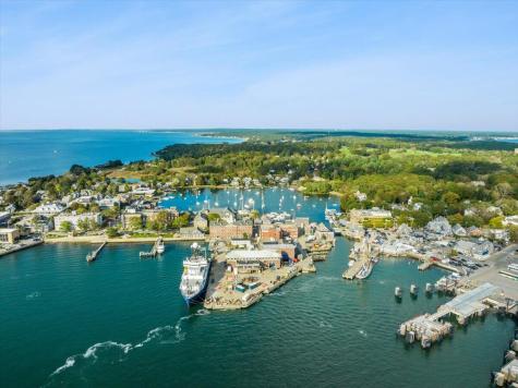 10 Quissett Avenue Falmouth MA 02543