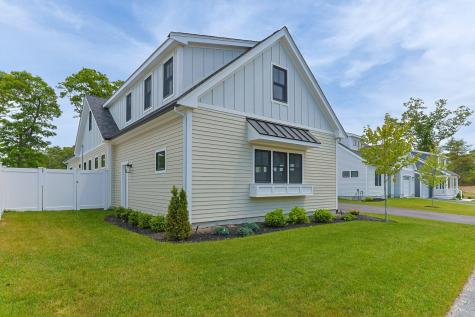 17 Josiah Path Falmouth MA 02540