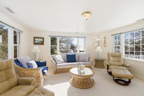 32 Niagara Lane Yarmouth MA 02673