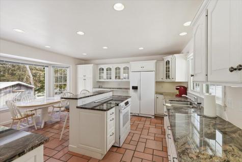 32 Niagara Lane Yarmouth MA 02673