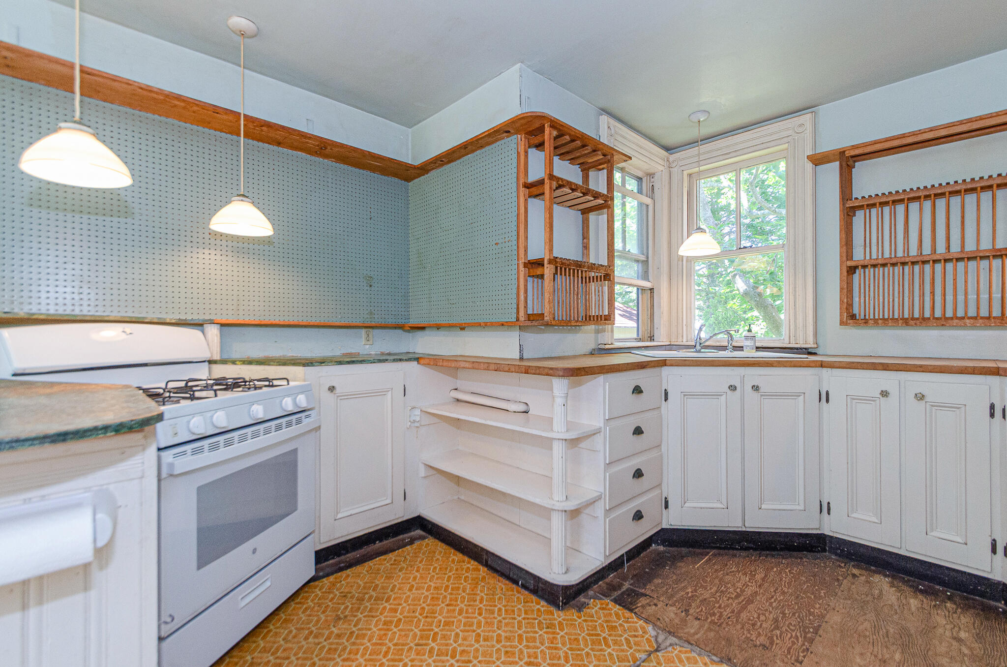 43 Main Street Mattapoisett MA 02739