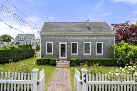 44 Pleasant Street Provincetown MA 02657