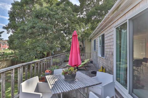 9 Nelson Avenue Provincetown MA 02657