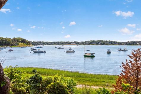 600 Fox Hill Road MA 02633