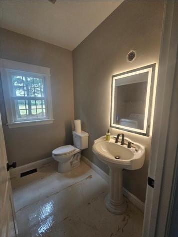 11 Fonseca Way Wareham MA 02576