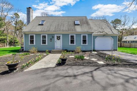 12 Drew Lane Mashpee MA 02649