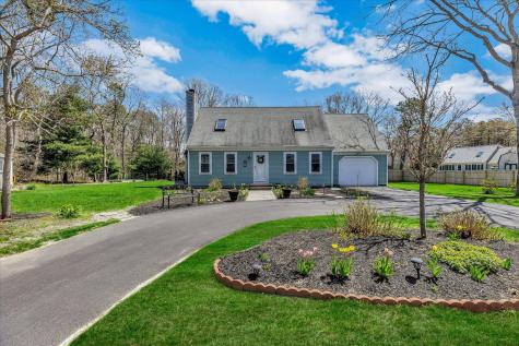 12 Drew Lane Mashpee MA 02649