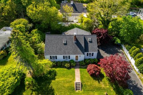 7 Sunrise Avenue Plymouth MA 02360