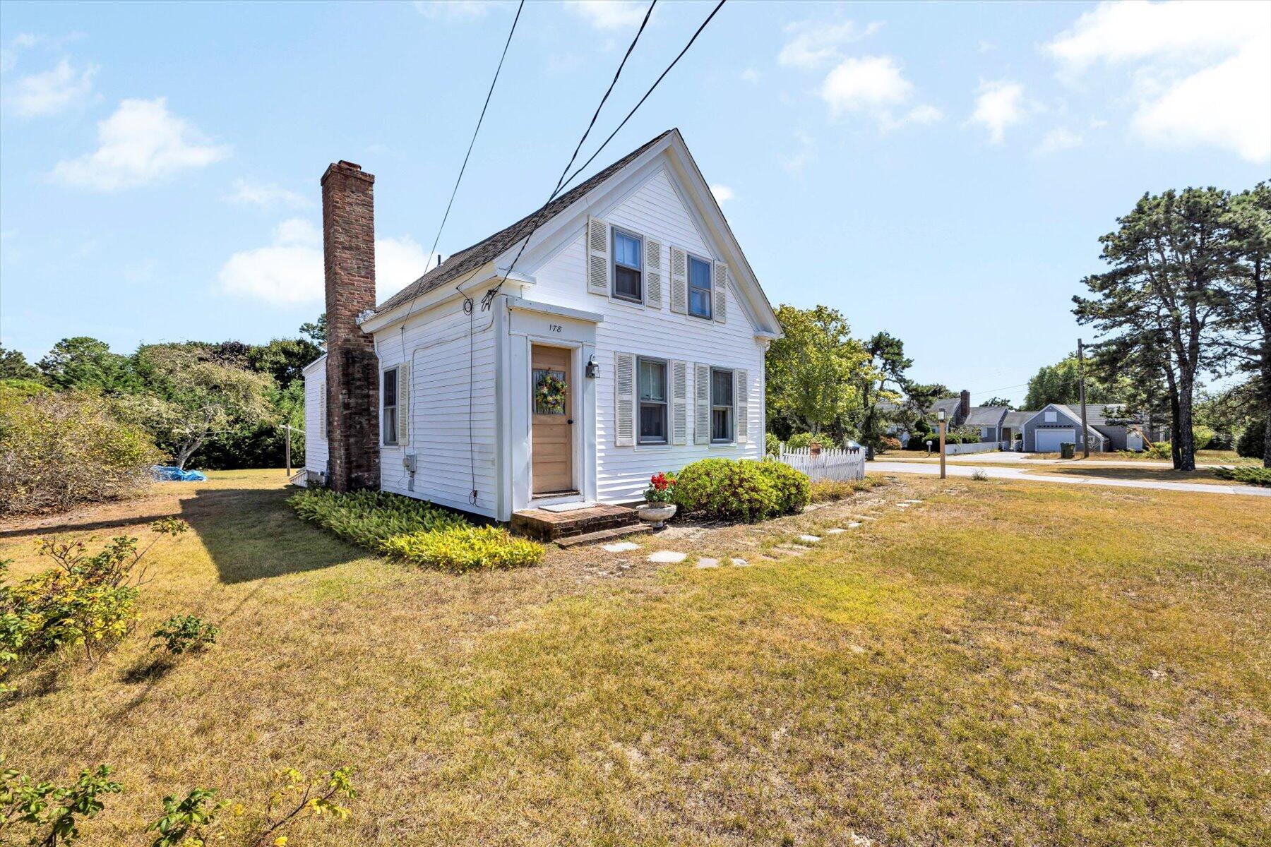 178 School Street Dennis MA 02670