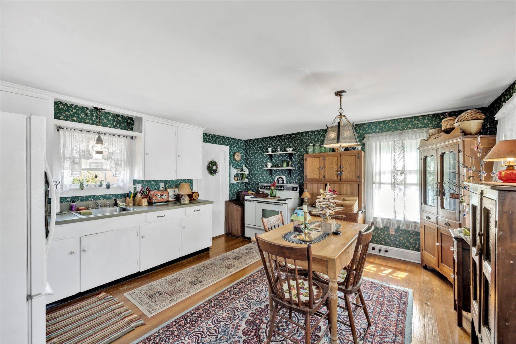 178 School Street Dennis MA 02670