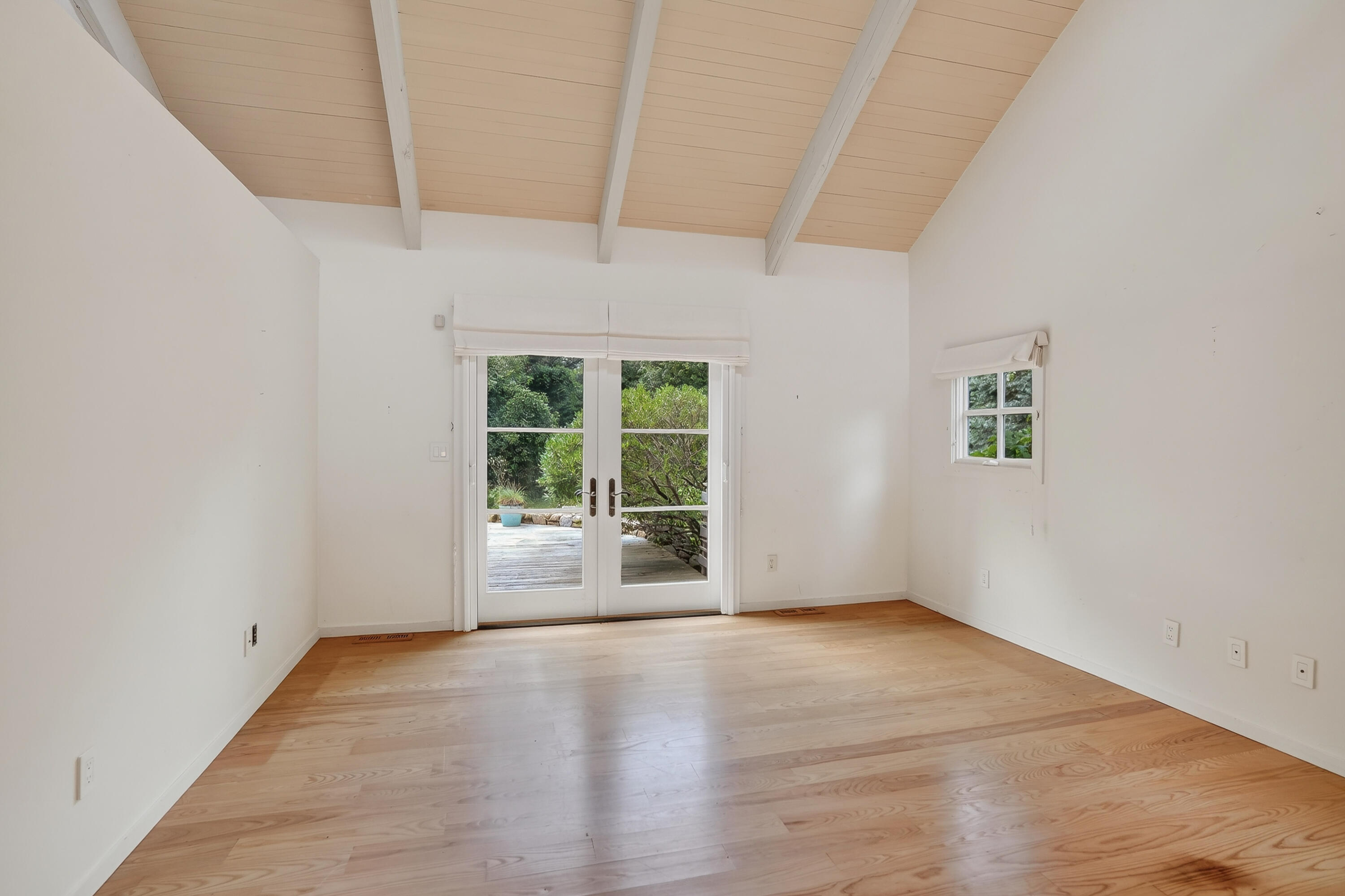 99 Oak Lane West Tisbury MA 02575