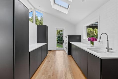 99 Oak Lane West Tisbury MA 02575