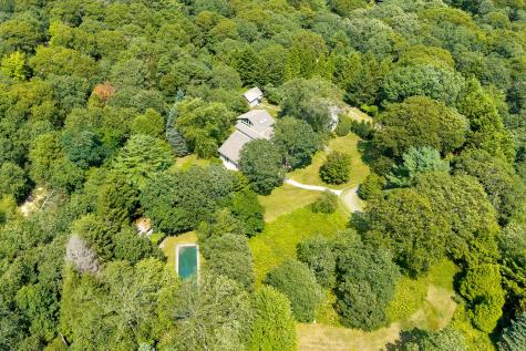 99 Oak Lane West Tisbury MA 02575