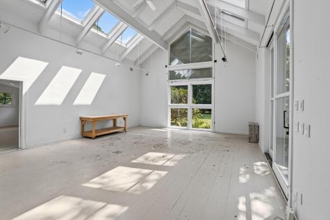 99 Oak Lane West Tisbury MA 02575