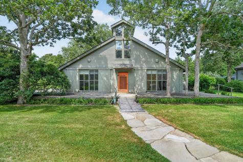 99 Oak Lane West Tisbury MA 02575