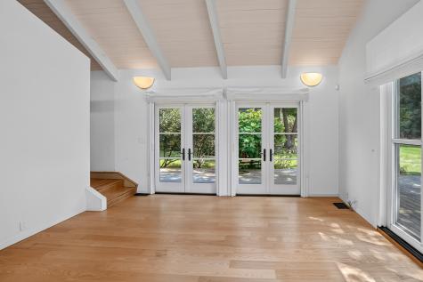 99 Oak Lane West Tisbury MA 02575