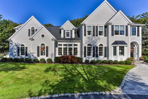 13 N Glen Drive Mashpee MA 02649