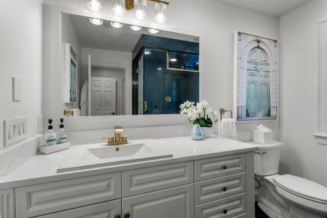 13 N Glen Drive Mashpee MA 02649